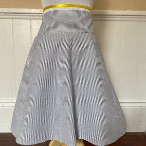 Ann Taylor A-Line Blue-Gray and White Striped Skirt Size O